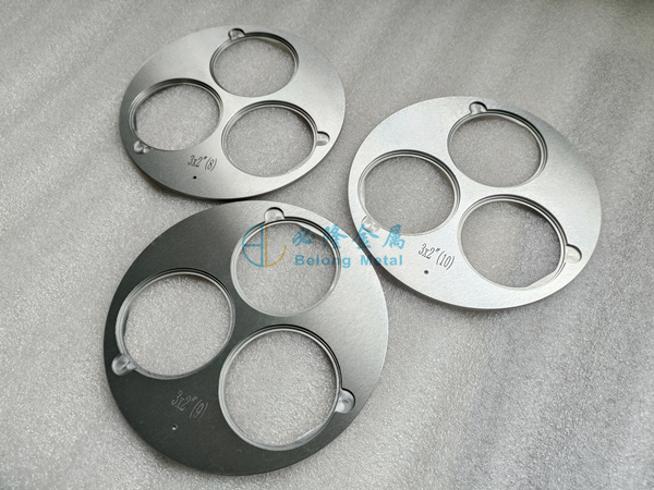 Molybdenum tray