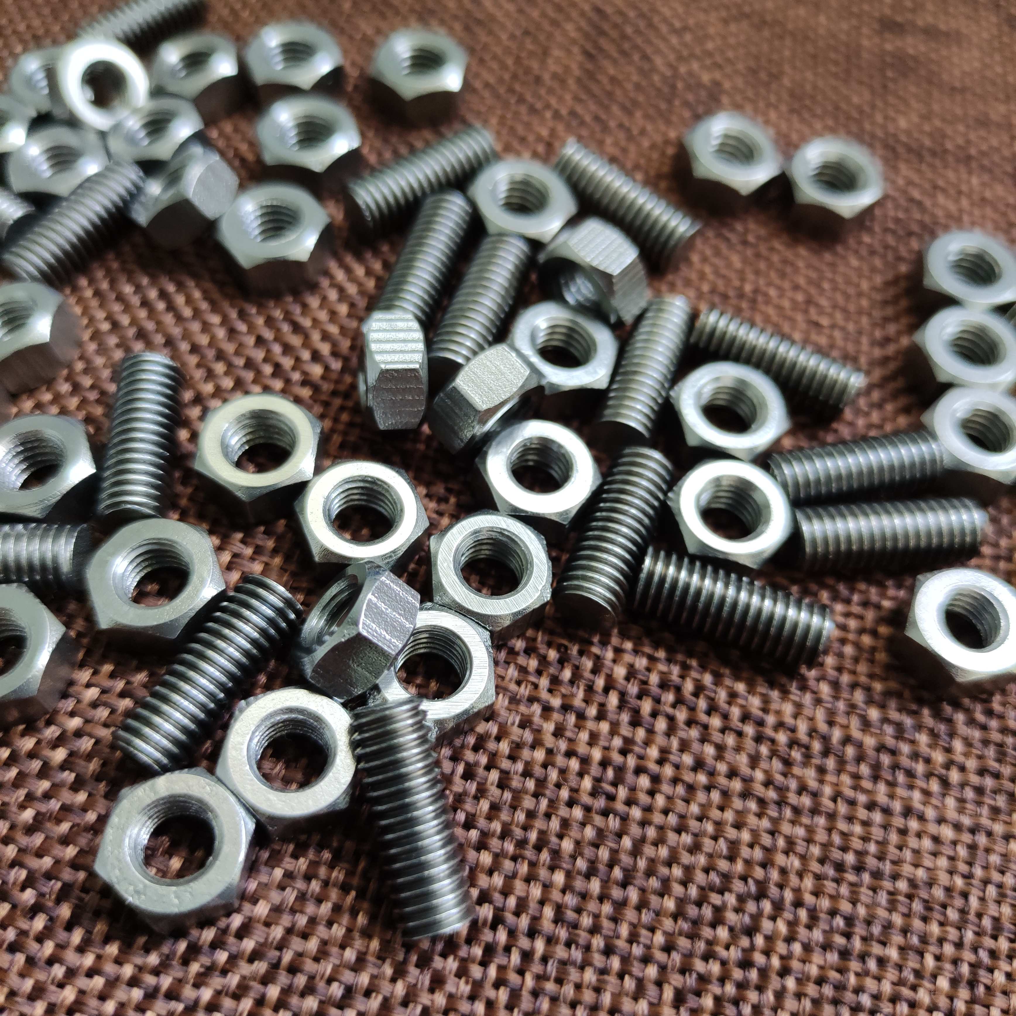 molybdenum bolts www.winkedstudiolashes.com